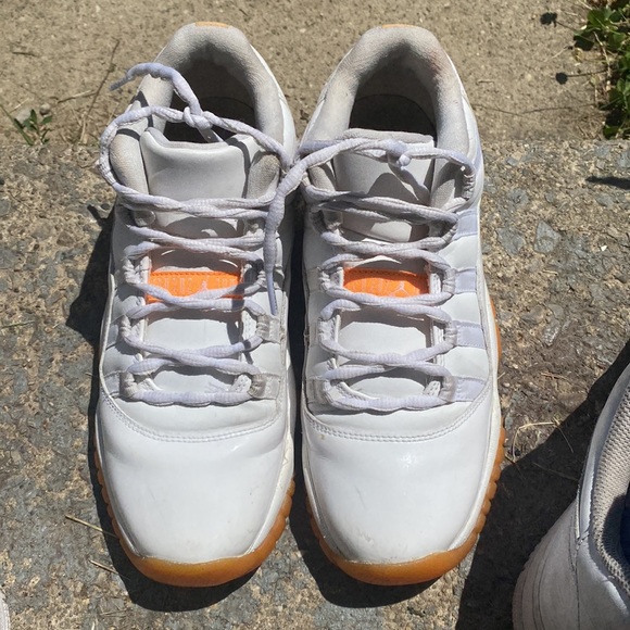 Jordan citrus 11s 7 Youth - Picture 3 of 4